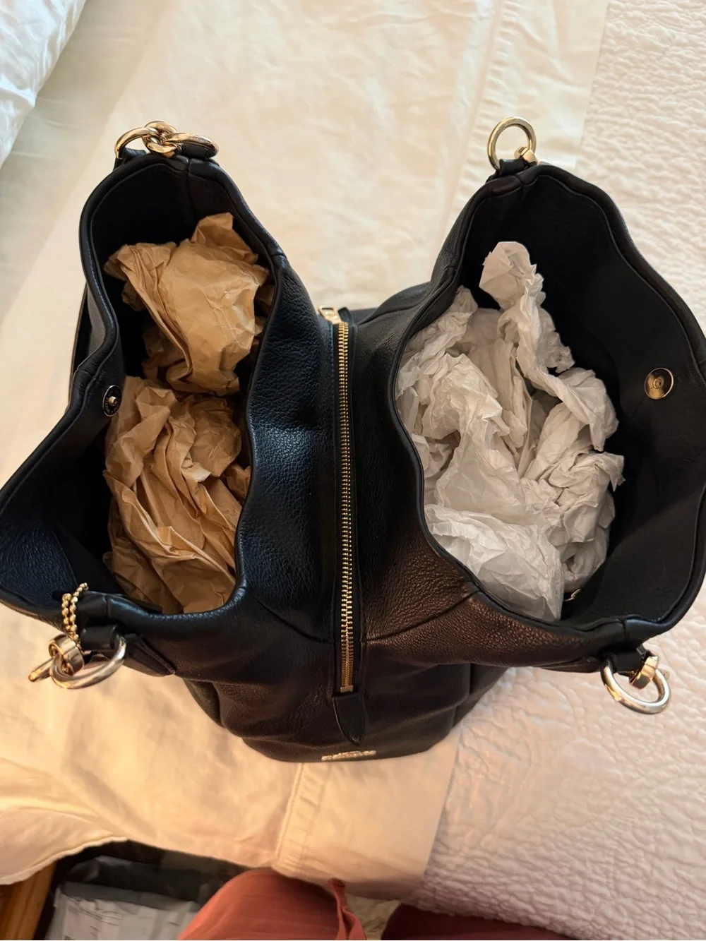 Coach - Black Leather Shoulder Bag - Classic Women's Tote